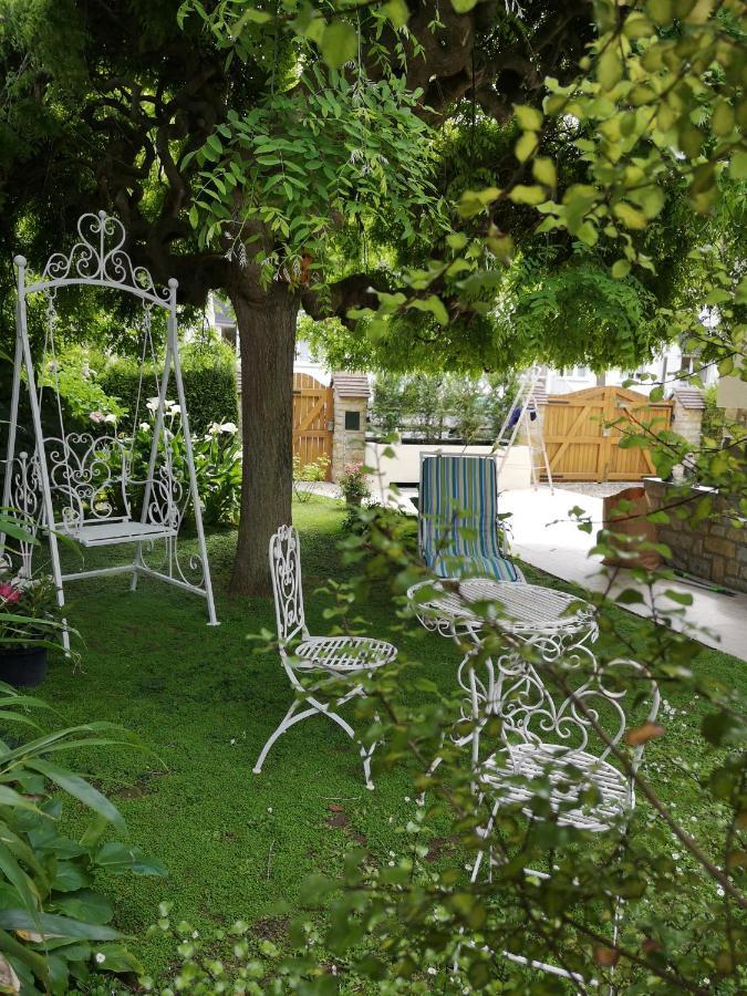 La Roseliere Maison Plain Pied Confortable Belle Decoration Jardin Magnifique 10 Mn A Pied Centre Ville Bayeux Proche Plages Du Debarquement エクステリア 写真