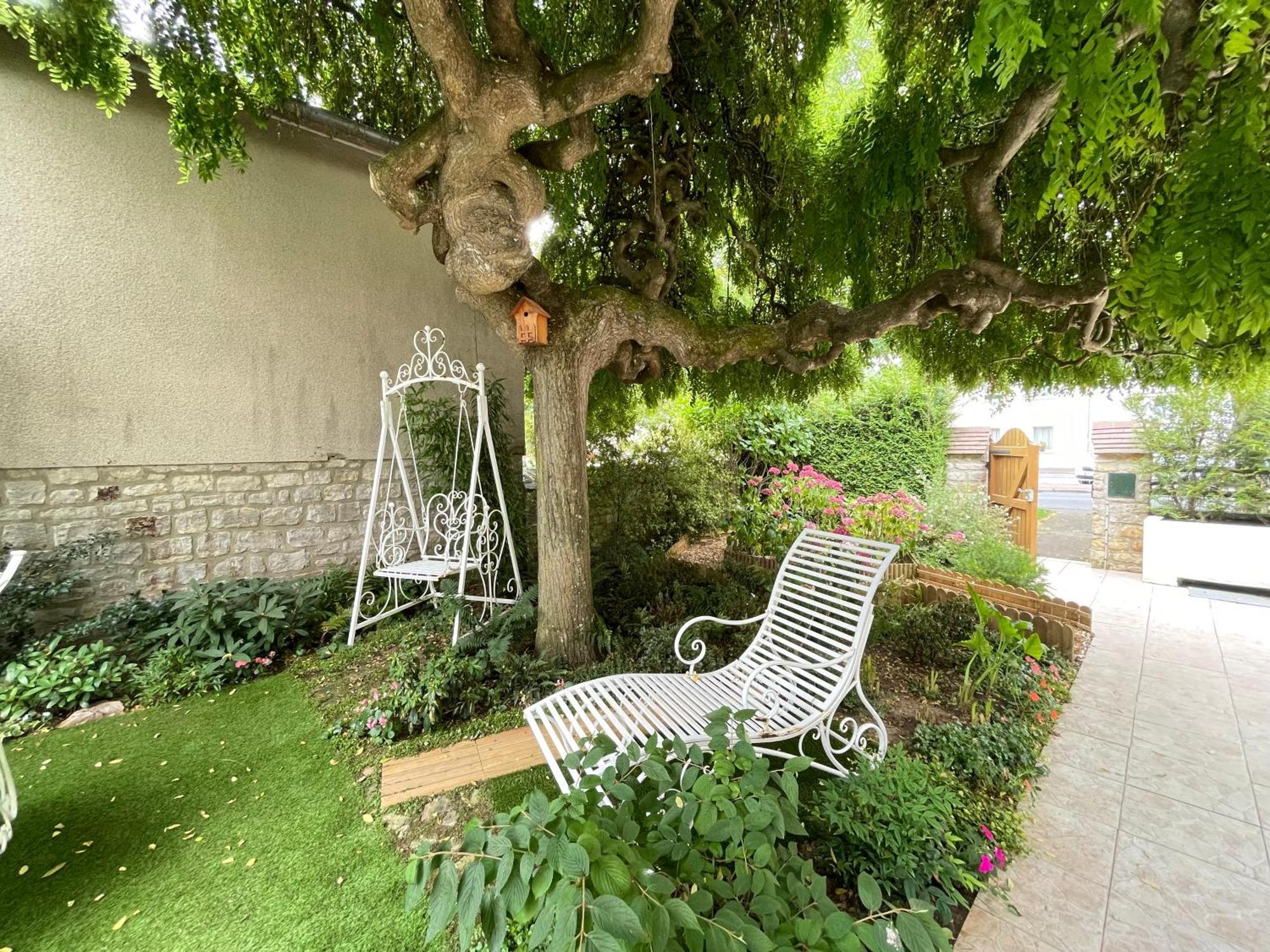 La Roseliere Maison Plain Pied Confortable Belle Decoration Jardin Magnifique 10 Mn A Pied Centre Ville Bayeux Proche Plages Du Debarquement エクステリア 写真