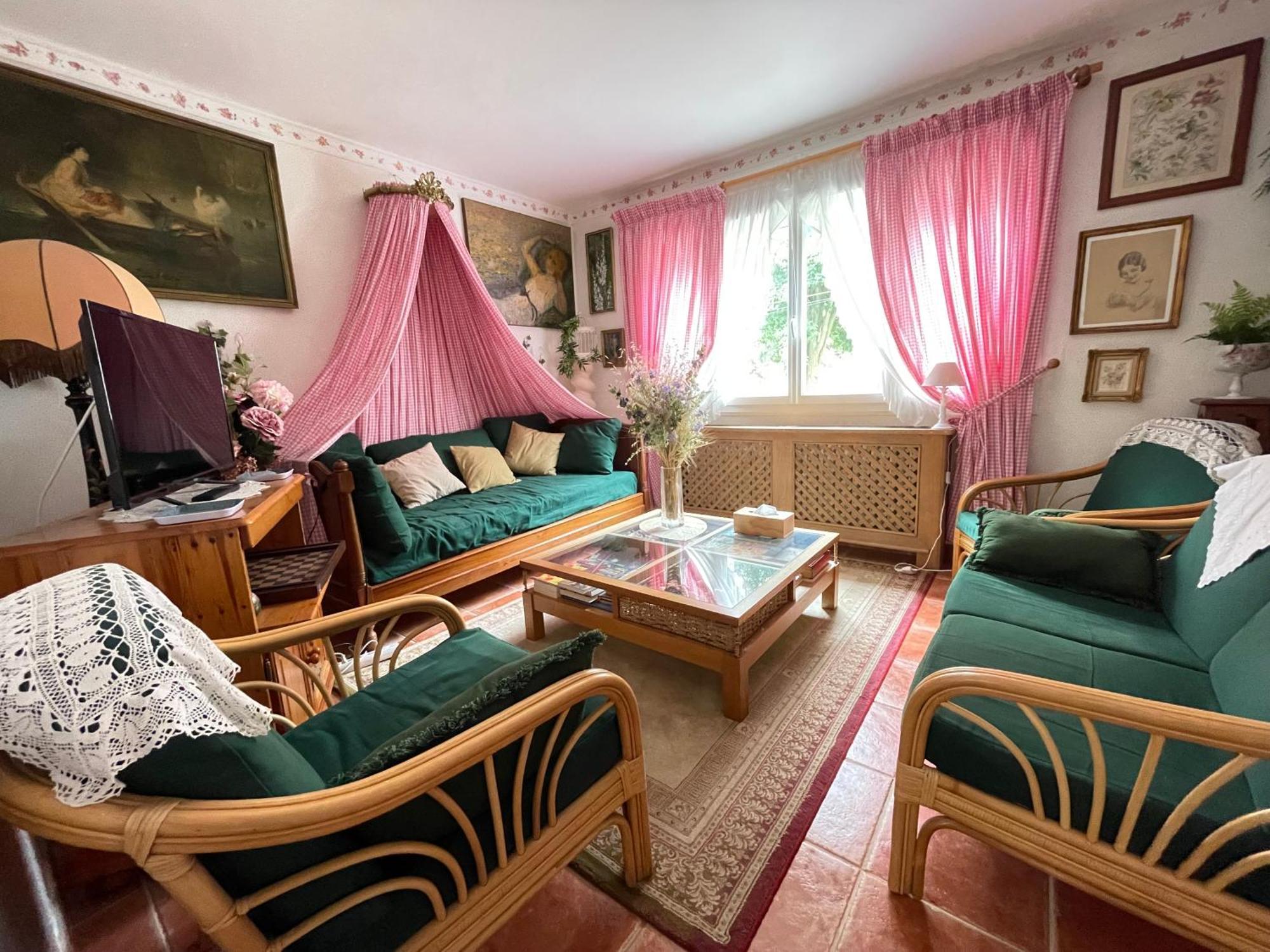 La Roseliere Maison Plain Pied Confortable Belle Decoration Jardin Magnifique 10 Mn A Pied Centre Ville Bayeux Proche Plages Du Debarquement エクステリア 写真