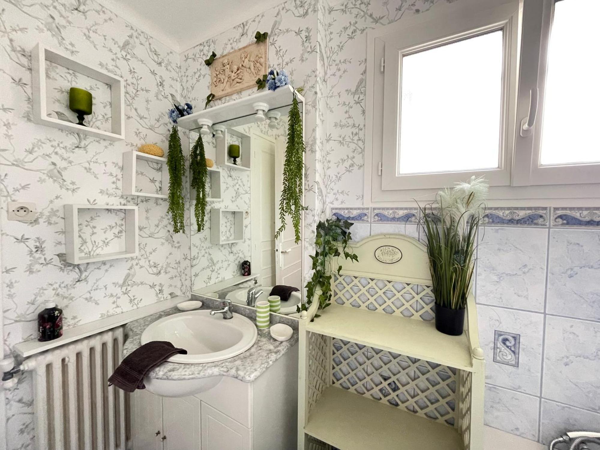 La Roseliere Maison Plain Pied Confortable Belle Decoration Jardin Magnifique 10 Mn A Pied Centre Ville Bayeux Proche Plages Du Debarquement エクステリア 写真